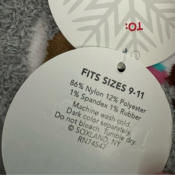 NWT Cute puppy fuzzy grip socks - Picture 5 of 5